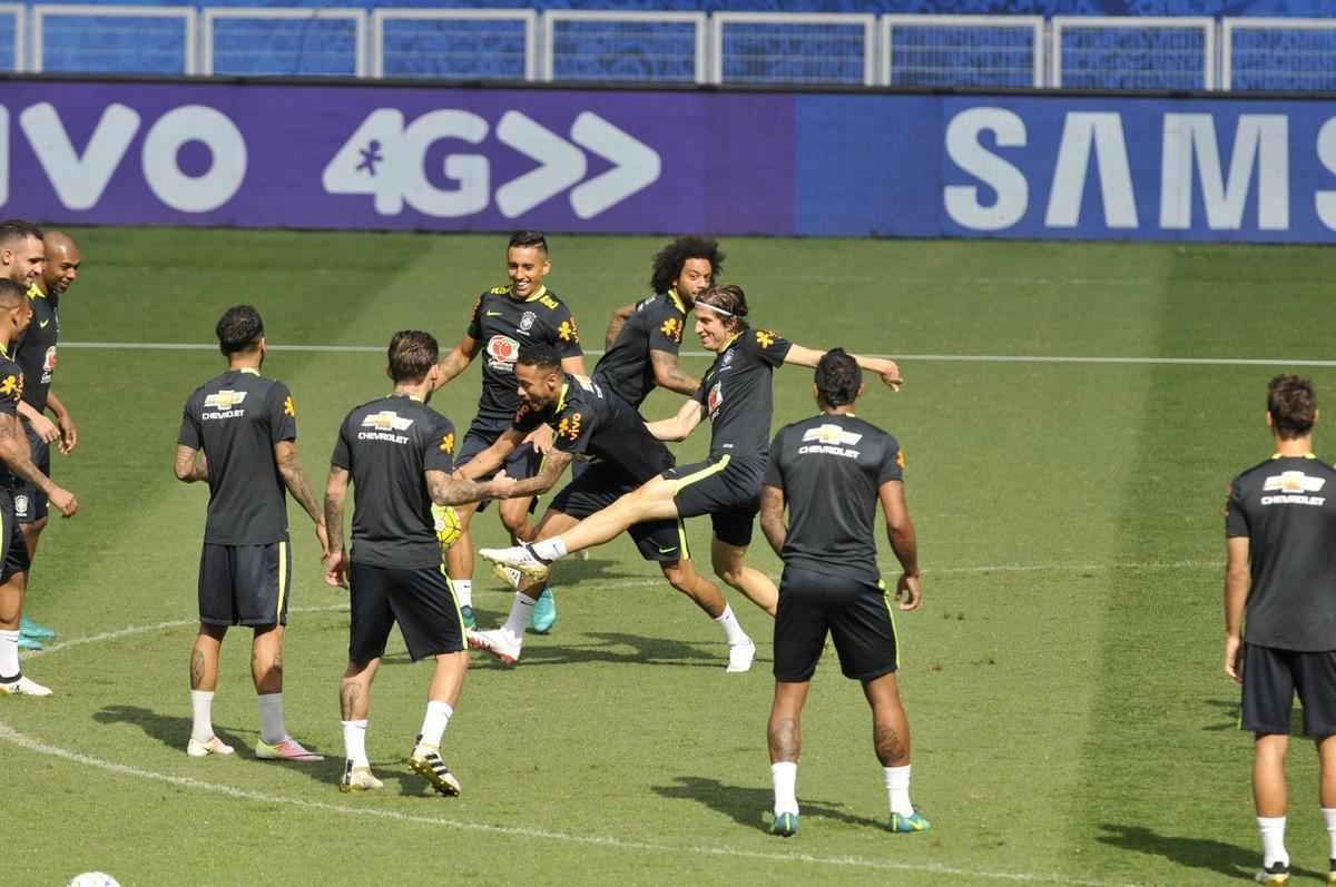Nesta quarta-feira  tarde (09/11), Seleo Brasileira fez mais um treino no Mineiro e encerrou preparao para enfrentar a Argentina pelas Eliminatrias da Copa do Mundo