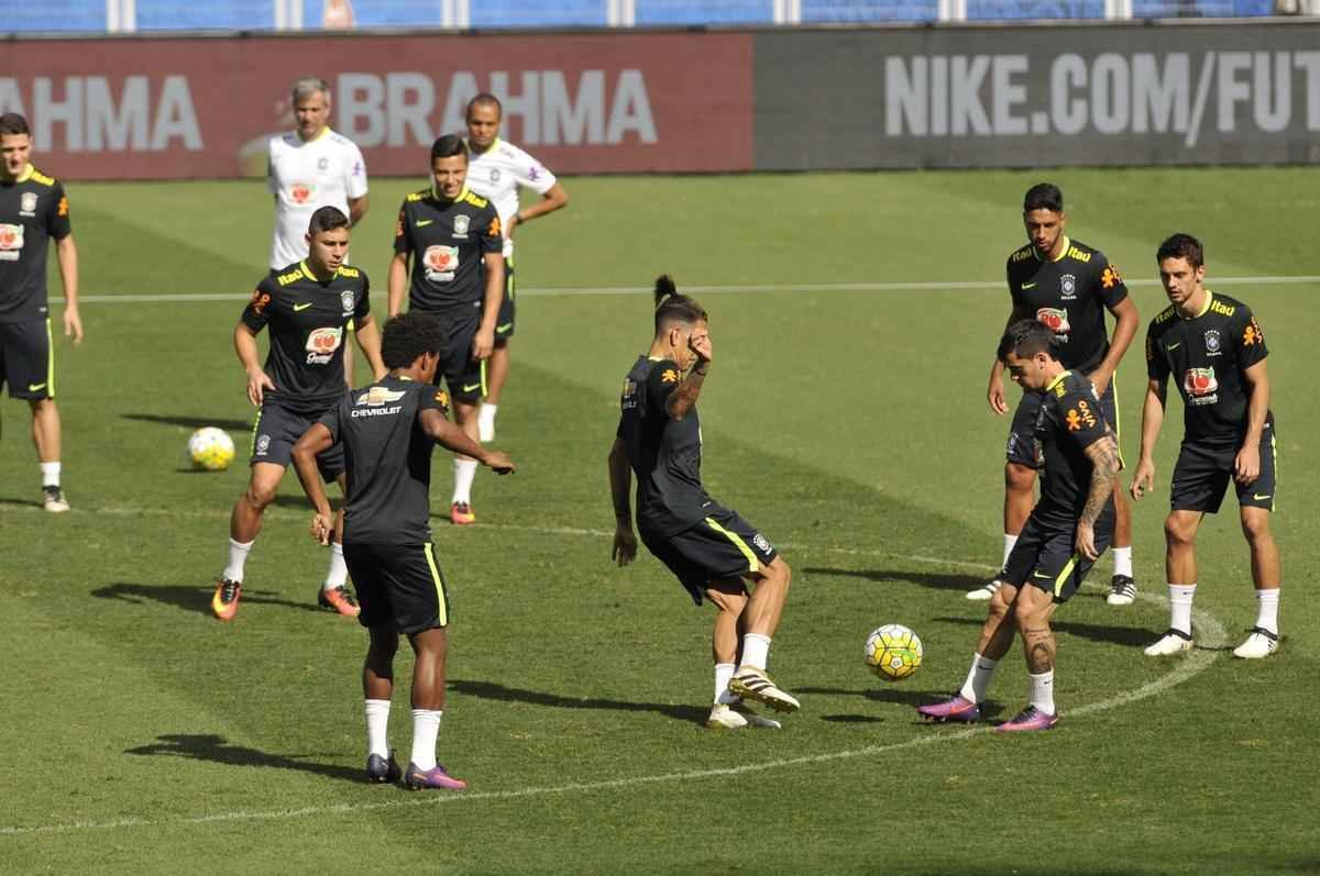 Nesta quarta-feira  tarde (09/11), Seleo Brasileira fez mais um treino no Mineiro e encerrou preparao para enfrentar a Argentina pelas Eliminatrias da Copa do Mundo