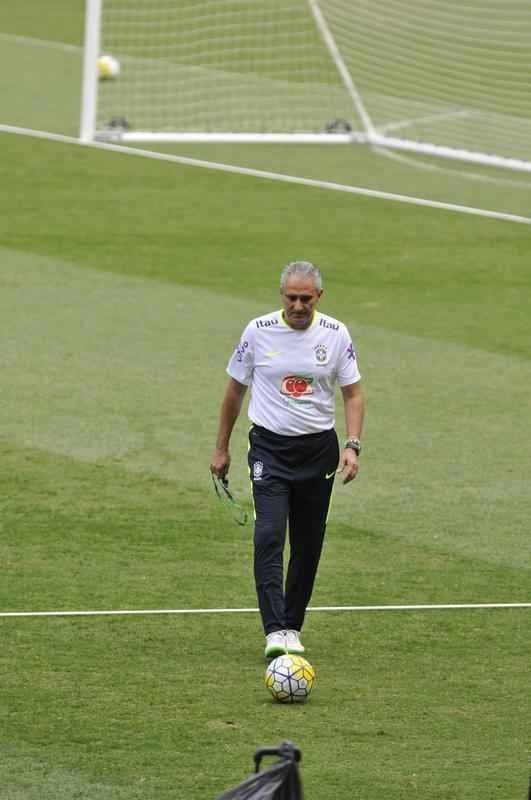 Nesta quarta-feira  tarde (09/11), Seleo Brasileira fez mais um treino no Mineiro e encerrou preparao para enfrentar a Argentina pelas Eliminatrias da Copa do Mundo