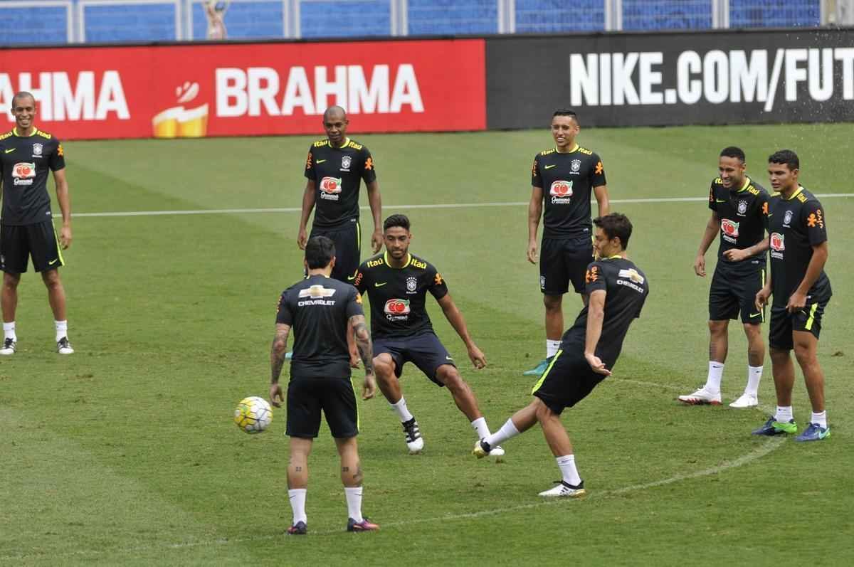Nesta quarta-feira  tarde (09/11), Seleo Brasileira fez mais um treino no Mineiro e encerrou preparao para enfrentar a Argentina pelas Eliminatrias da Copa do Mundo