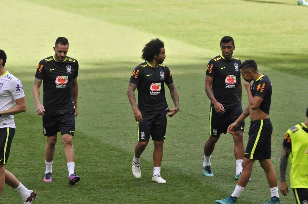Nesta quarta-feira  tarde (09/11), Seleo Brasileira fez mais um treino no Mineiro e encerrou preparao para enfrentar a Argentina pelas Eliminatrias da Copa do Mundo