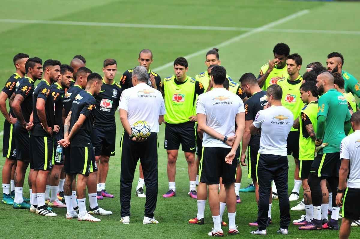Nesta quarta-feira (09/11), Seleo Brasileira fez mais um treino no Mineiro e encerrou preparao para enfrentar a Argentina pelas Eliminatrias da Copa do Mundo