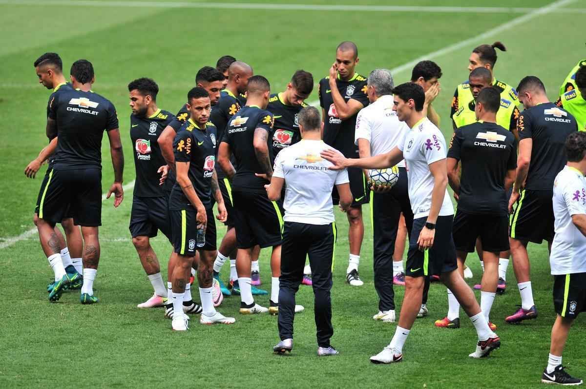 Nesta quarta-feira (09/11), Seleo Brasileira fez mais um treino no Mineiro e encerrou preparao para enfrentar a Argentina pelas Eliminatrias da Copa do Mundo