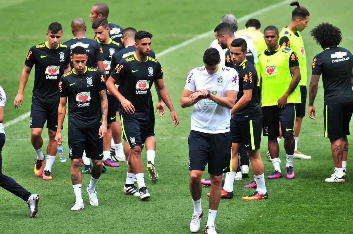 Nesta quarta-feira (09/11), Seleo Brasileira fez mais um treino no Mineiro e encerrou preparao para enfrentar a Argentina pelas Eliminatrias da Copa do Mundo