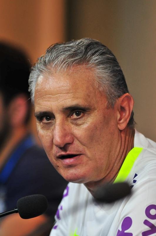 Tite comandou treino no Mineiro e, em seguida, concedeu entrevista coletiva