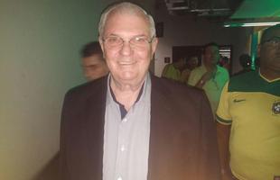 Gilvan de Pinho Tavares, presidente do Cruzeiro, tambm esteve presente no Mineiro