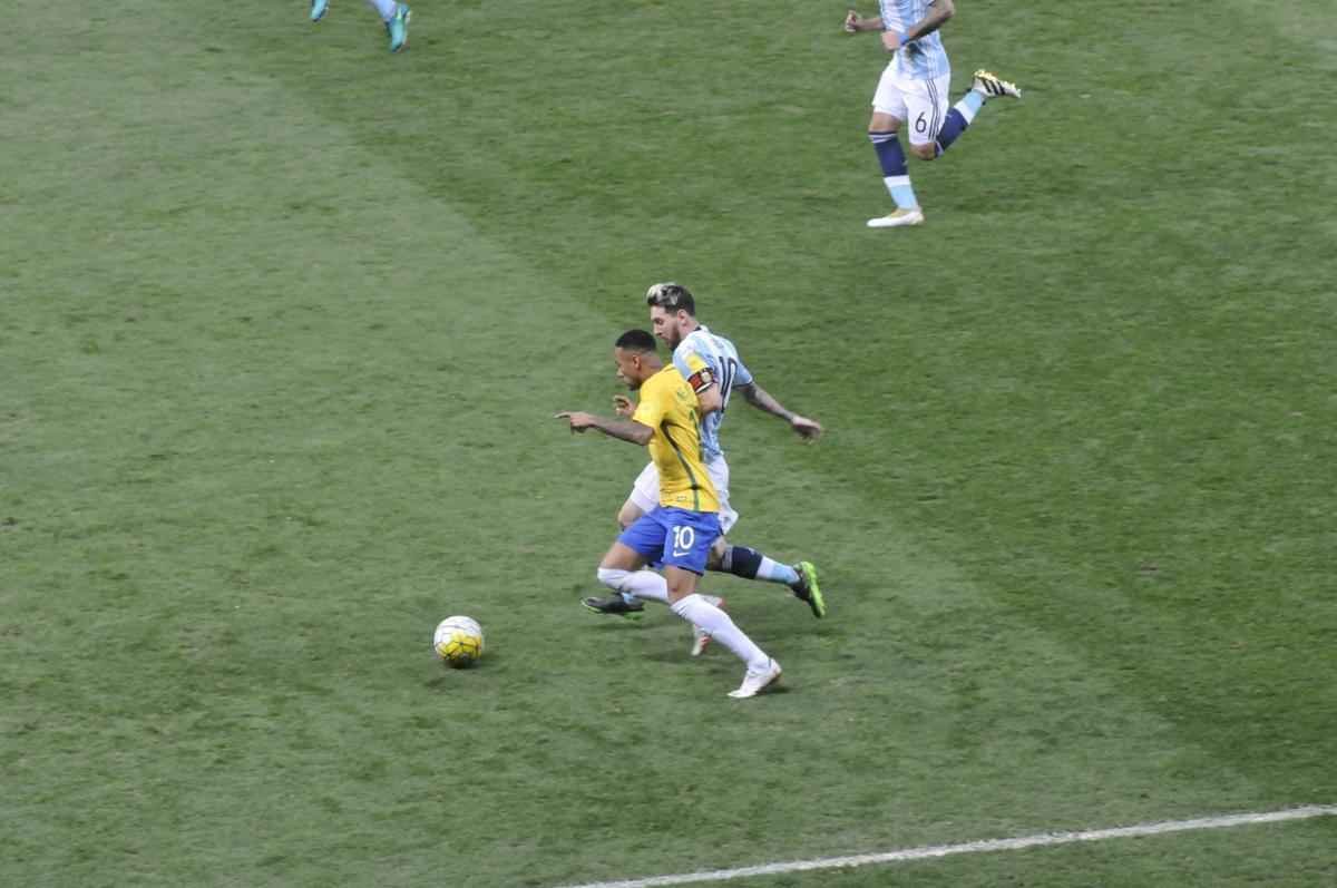 Fotos do primeiro tempo de Brasil x Argentina no Mineiro
