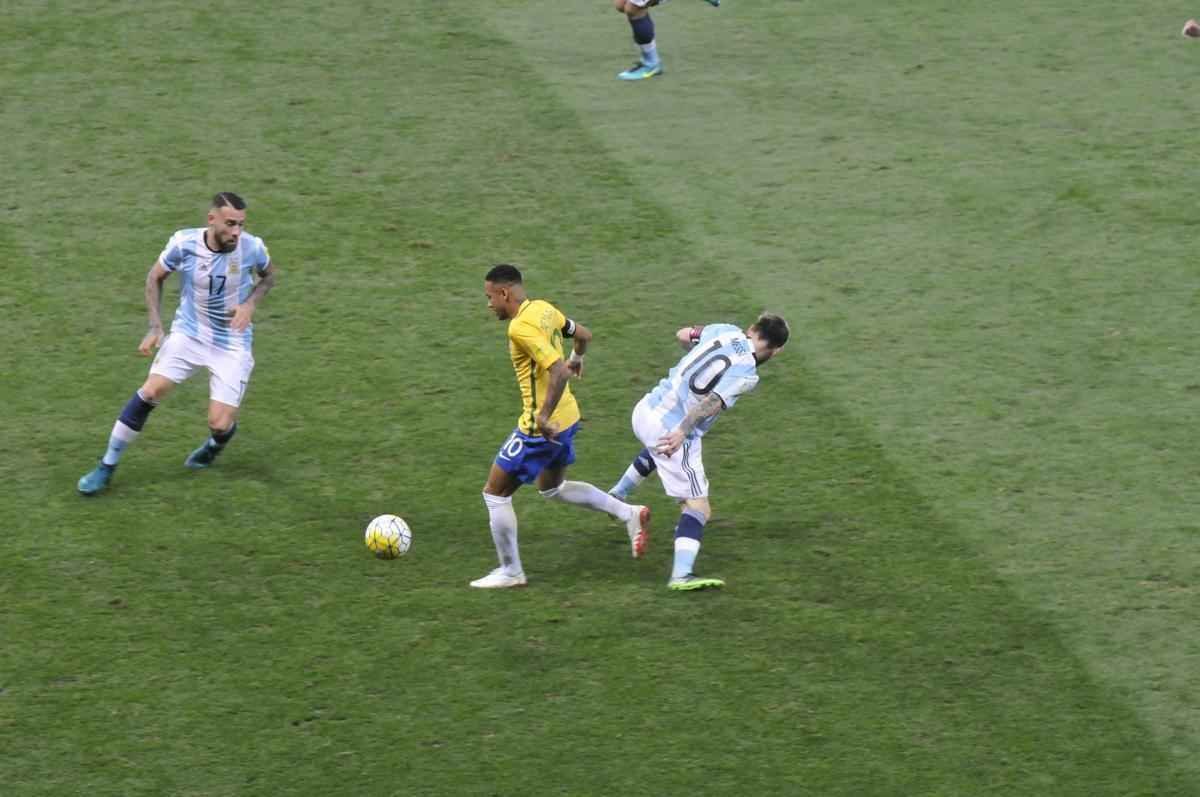 Fotos do primeiro tempo de Brasil x Argentina no Mineiro