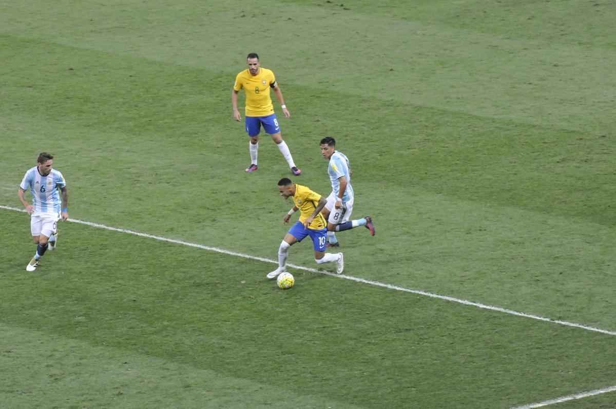 Fotos do primeiro tempo de Brasil x Argentina no Mineiro