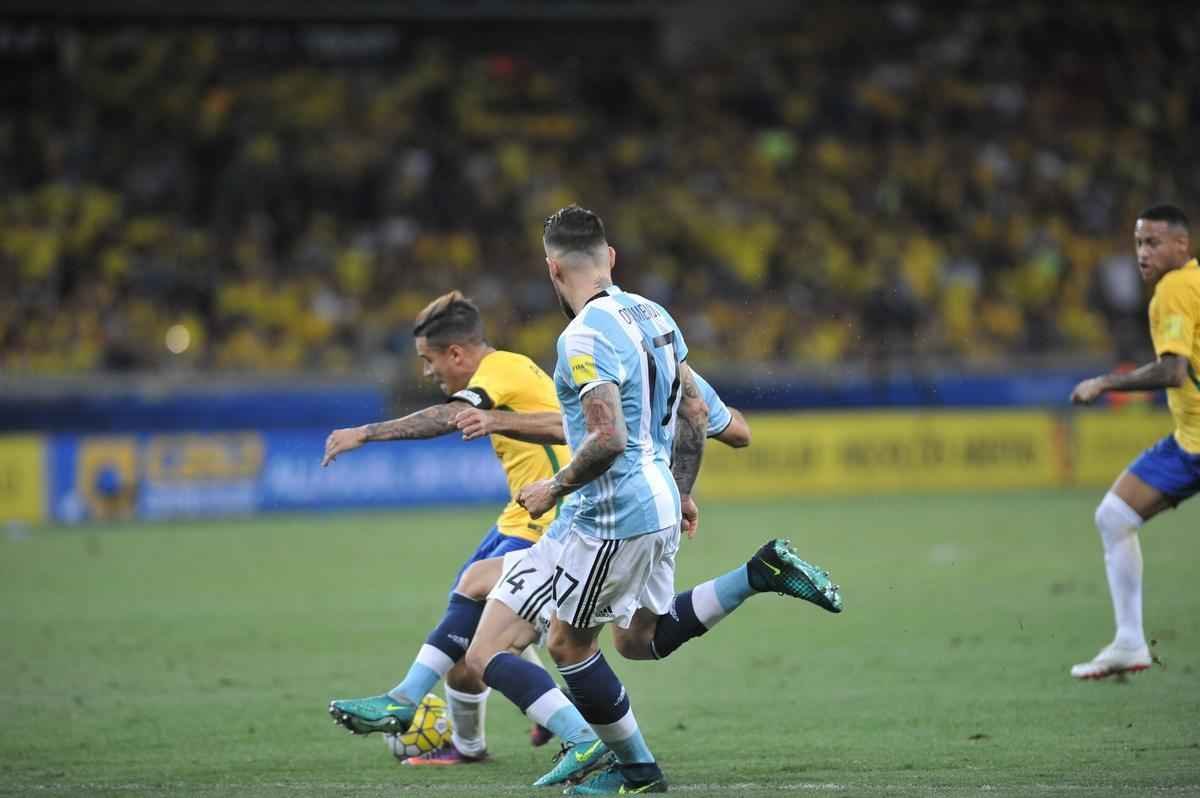 Phillippe Coutinho marcou o primeiro gol do Brasil no Mineiro