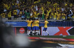 Phillippe Coutinho marcou o primeiro gol do Brasil no Mineiro