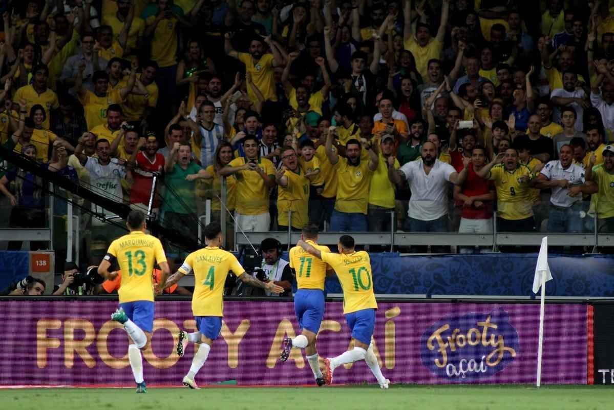 Philippe Coutinho marca o primeiro gol para o Brasil no Mineiro