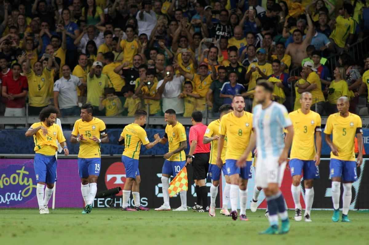 Philippe Coutinho marca o primeiro gol para o Brasil no Mineiro