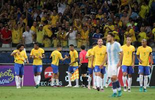 Philippe Coutinho marca o primeiro gol para o Brasil no Mineiro