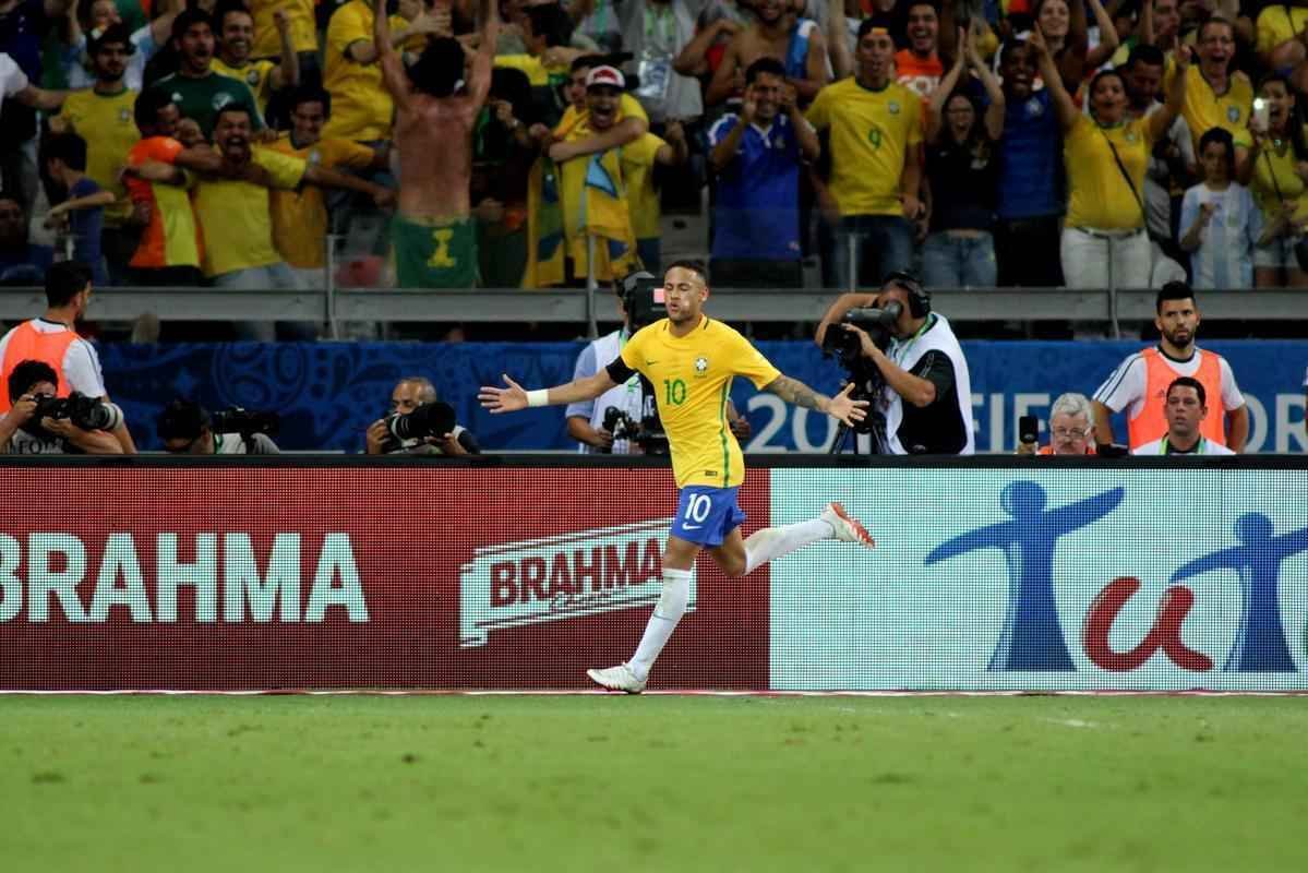 Neymar marcou segundo gol do Brasil aos 45 do primeiro tempo