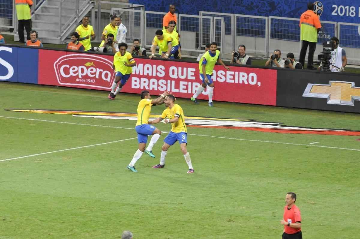 Paulinho marcou o terceiro do Brasil sobre a Argentina no Mineiro