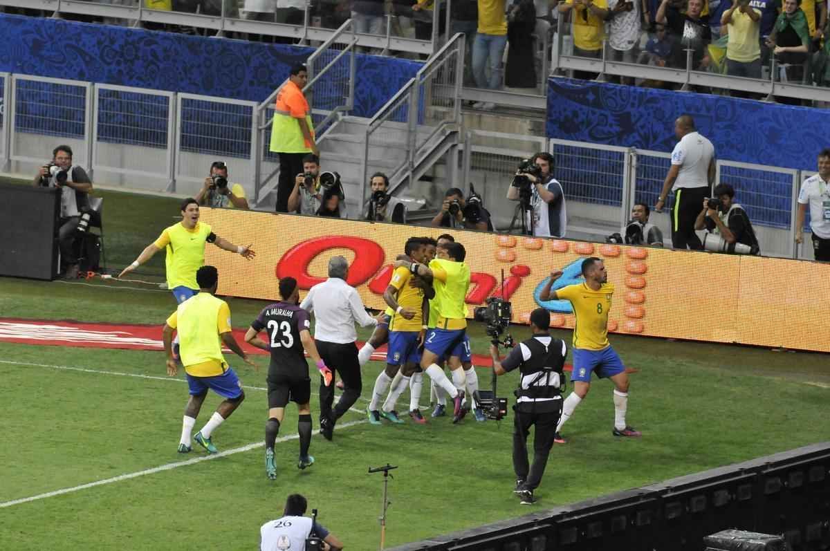 Paulinho marcou o terceiro do Brasil sobre a Argentina no Mineiro