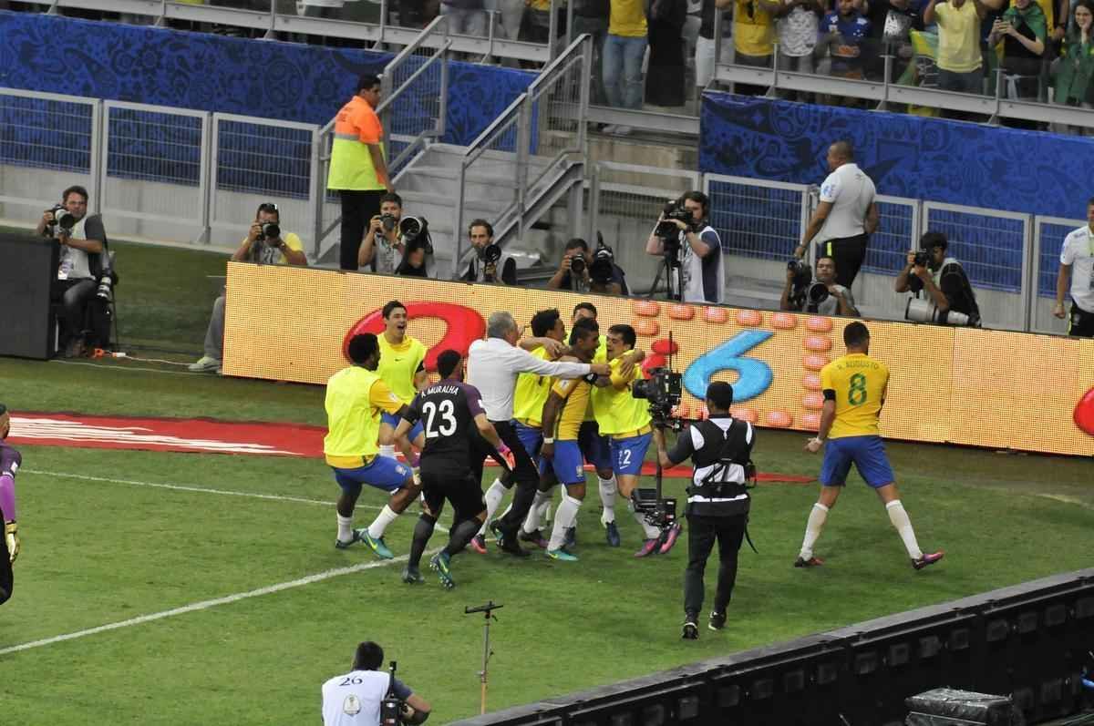 Paulinho marcou o terceiro do Brasil sobre a Argentina no Mineiro