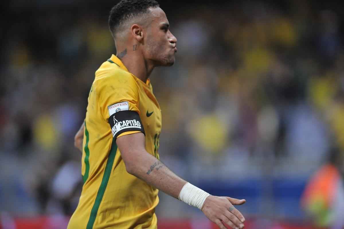 Neymar comemora seu gol no clssico diante da Argentina
