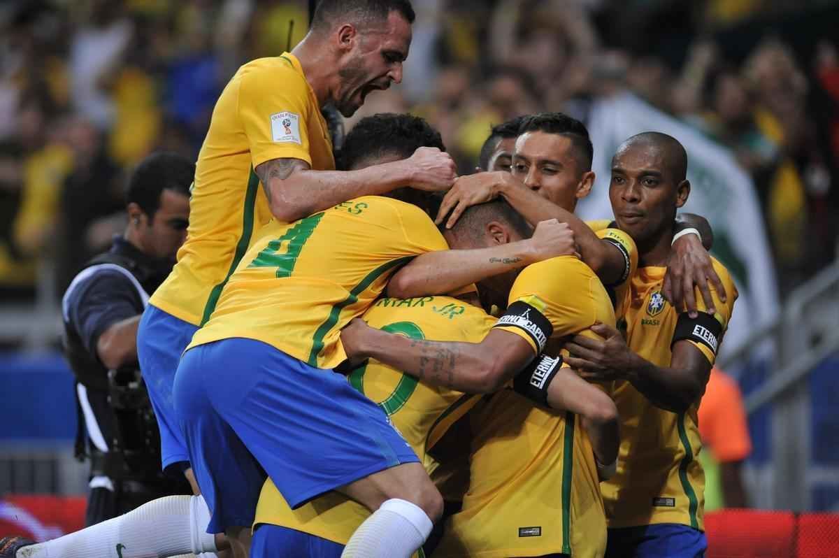 Neymar comemora seu gol no clssico diante da Argentina