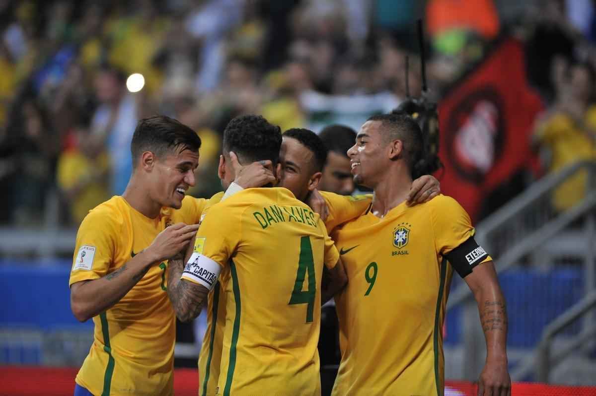 Neymar comemora seu gol no clssico diante da Argentina