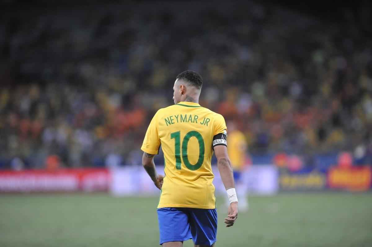 Neymar comemora seu gol no clssico diante da Argentina