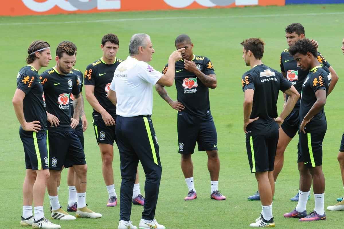 Imagens do treino da Seleo Brasileira neste sbado