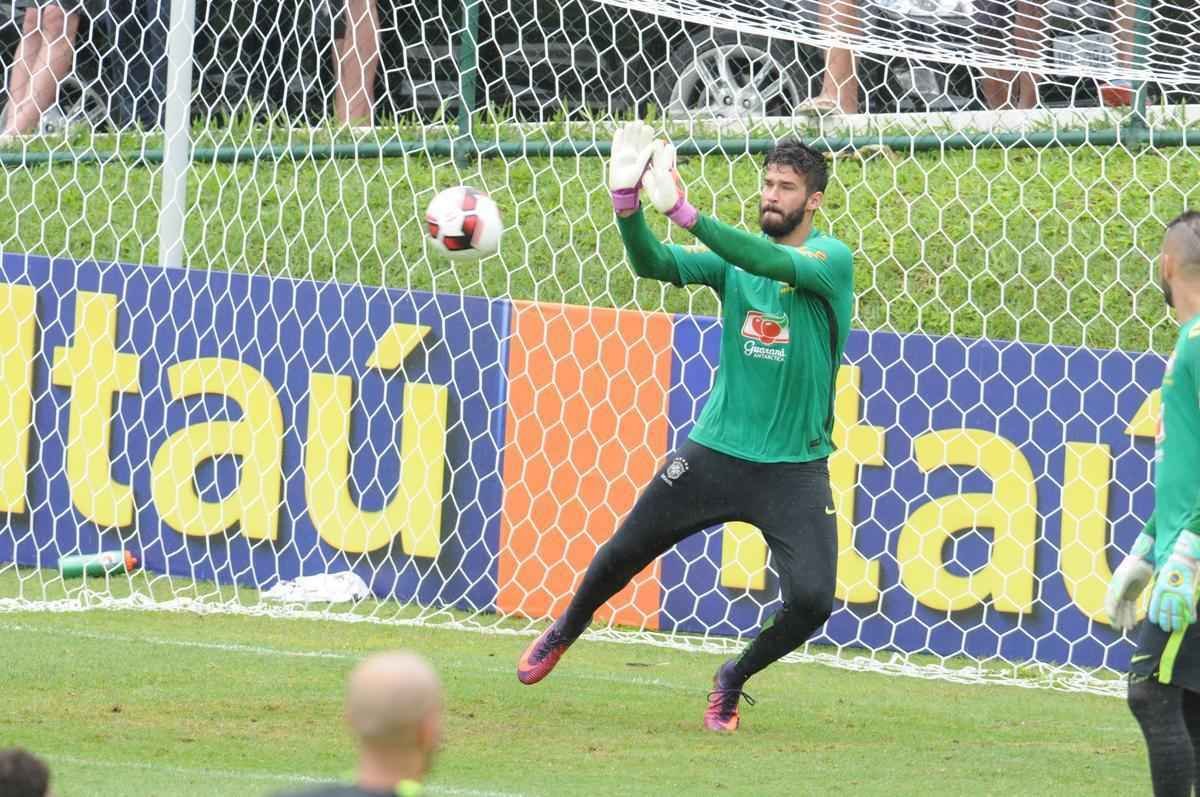Em ltimo treino na Cidade do Galo, Seleo Brasileira deu sequncia  preparao para o duelo diante do Peru