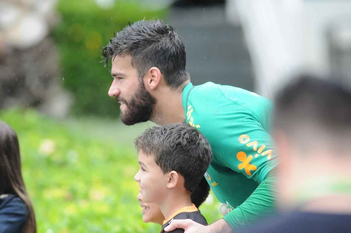 Em ltimo treino na Cidade do Galo, Seleo Brasileira deu sequncia  preparao para o duelo diante do Peru