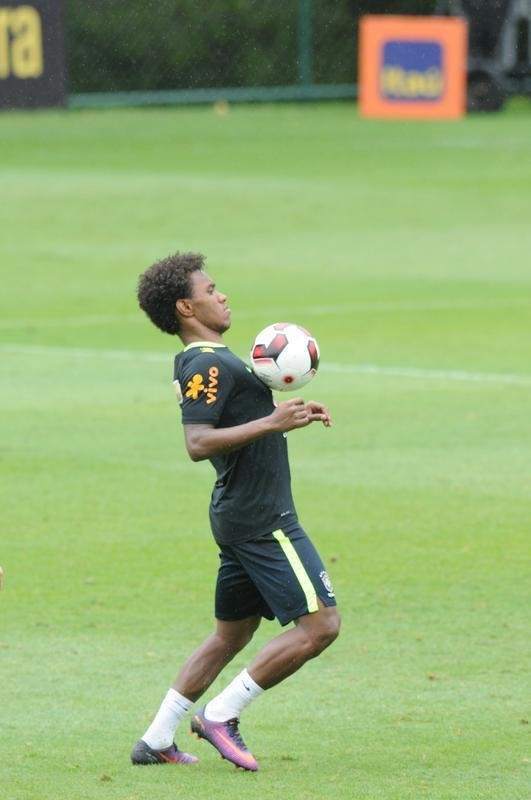 Em ltimo treino na Cidade do Galo, Seleo Brasileira deu sequncia  preparao para o duelo diante do Peru