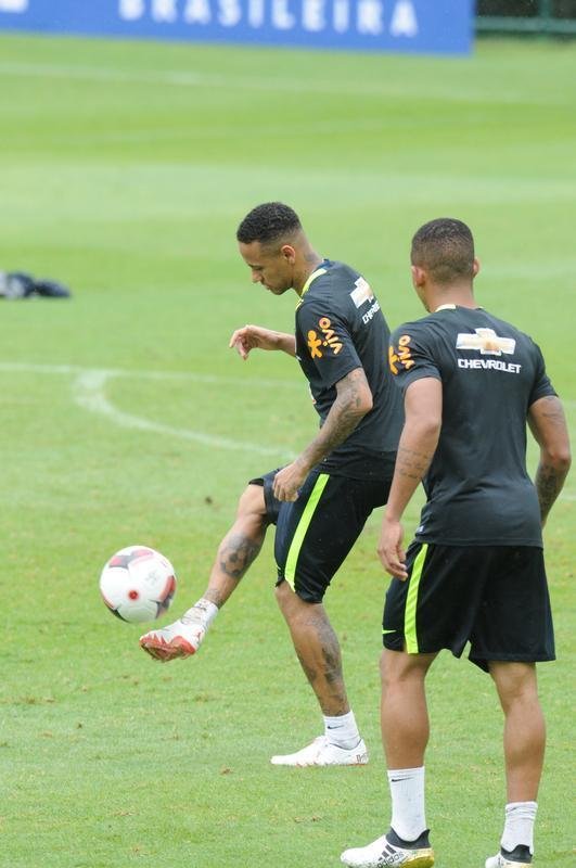 Em ltimo treino na Cidade do Galo, Seleo Brasileira deu sequncia  preparao para o duelo diante do Peru