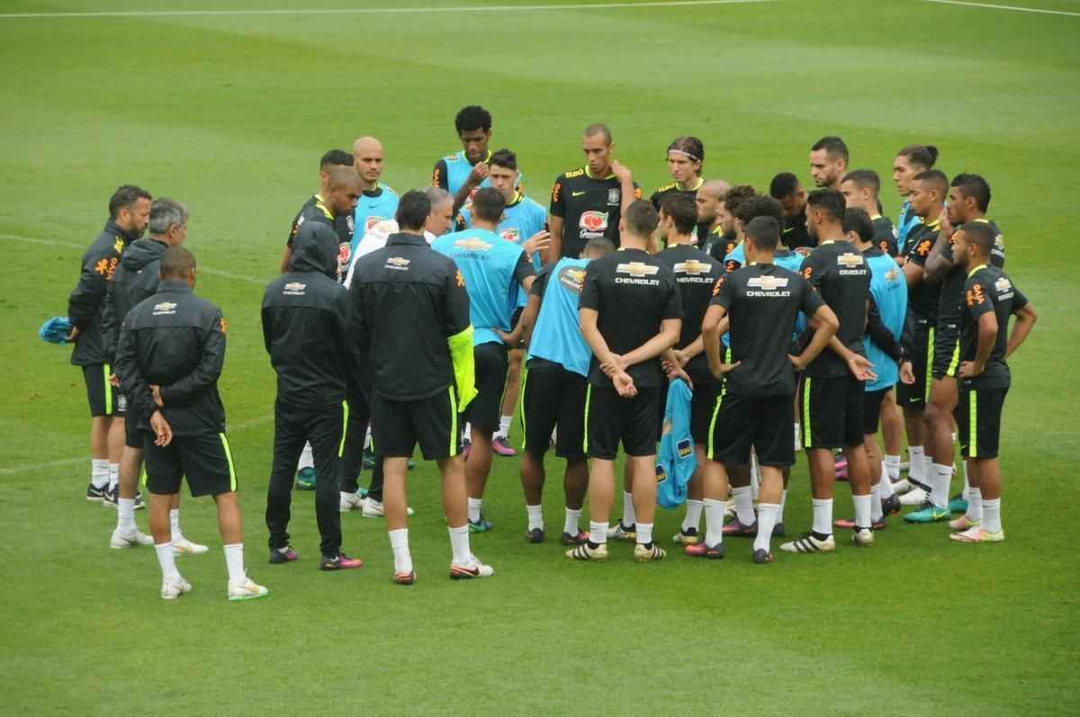 Em ltimo treino na Cidade do Galo, Seleo Brasileira deu sequncia  preparao para o duelo diante do Peru