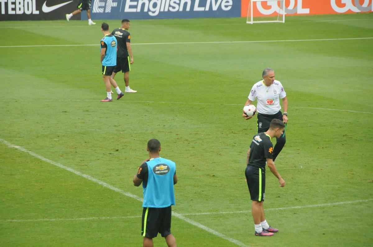 Em ltimo treino na Cidade do Galo, Seleo Brasileira deu sequncia  preparao para o duelo diante do Peru