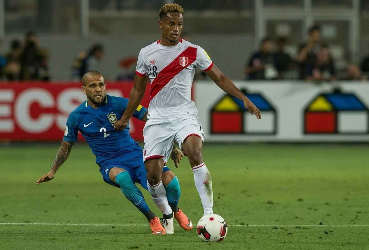 Brasil vence Peru por 2 a 0, no Estdio Nacional, em Lima, com gols de Gabriel Jesus e Renato Augusto