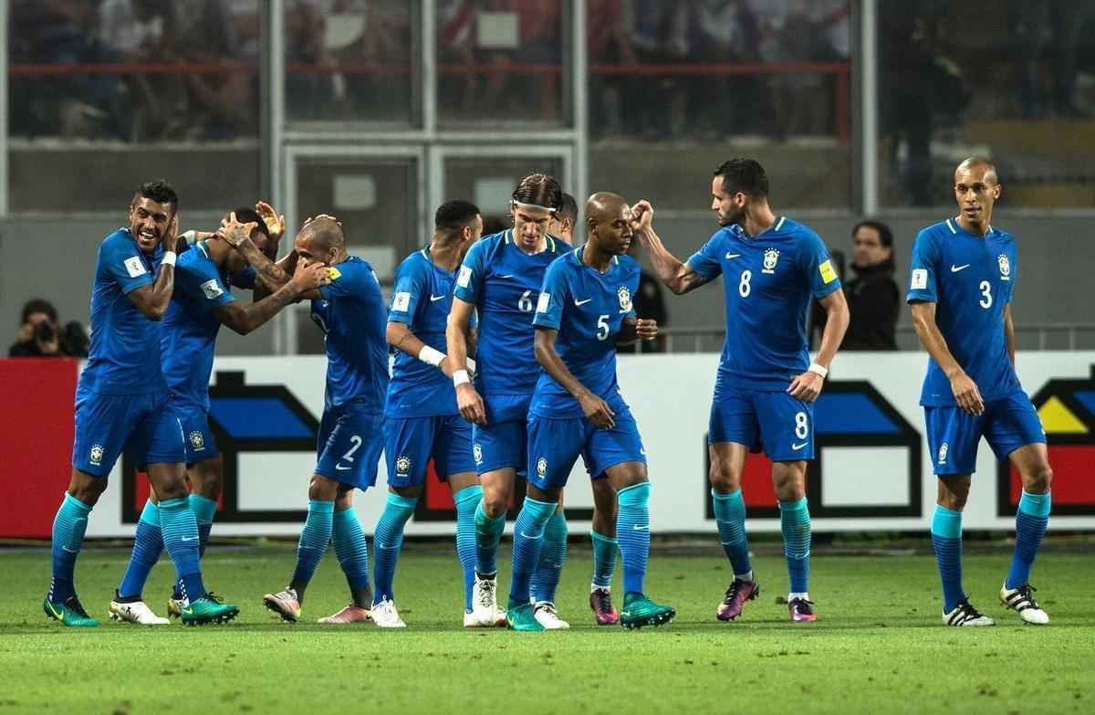 Brasil vence Peru por 2 a 0, no Estdio Nacional, em Lima, com gols de Gabriel Jesus e Renato Augusto