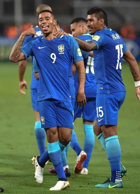 Brasil vence Peru por 2 a 0, no Estdio Nacional, em Lima, com gols de Gabriel Jesus e Renato Augusto