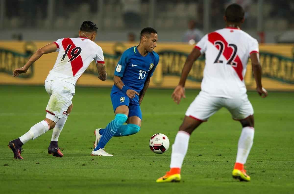 Brasil vence Peru por 2 a 0, no Estdio Nacional, em Lima, com gols de Gabriel Jesus e Renato Augusto