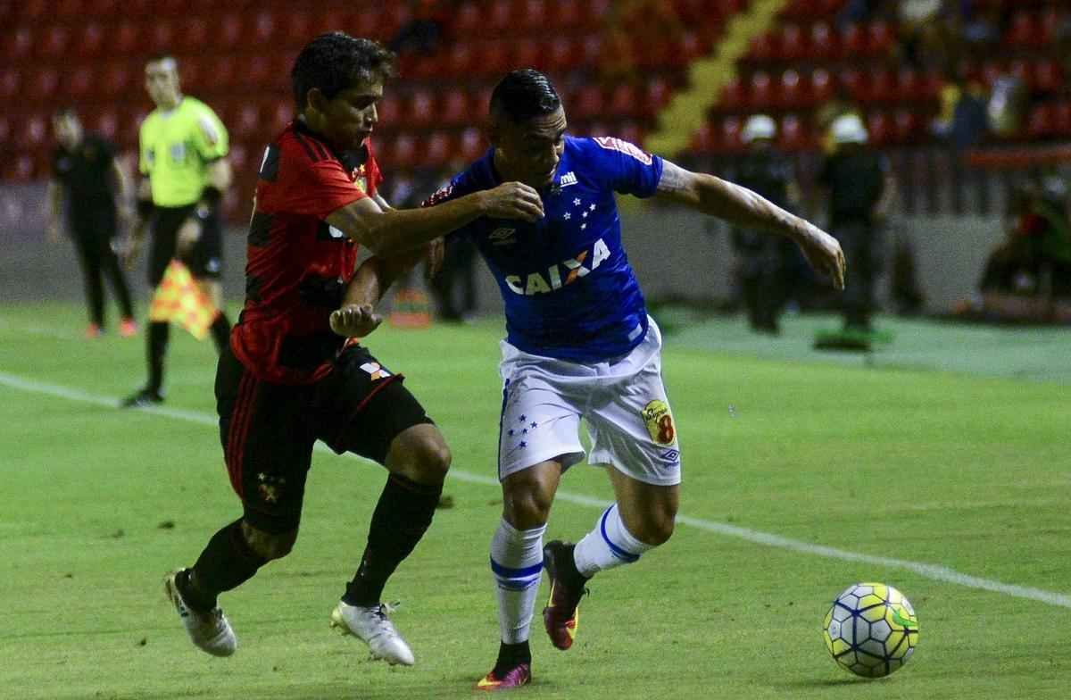 Imagens do jogo entre Sport e Cruzeiro na Ilha do Retiro