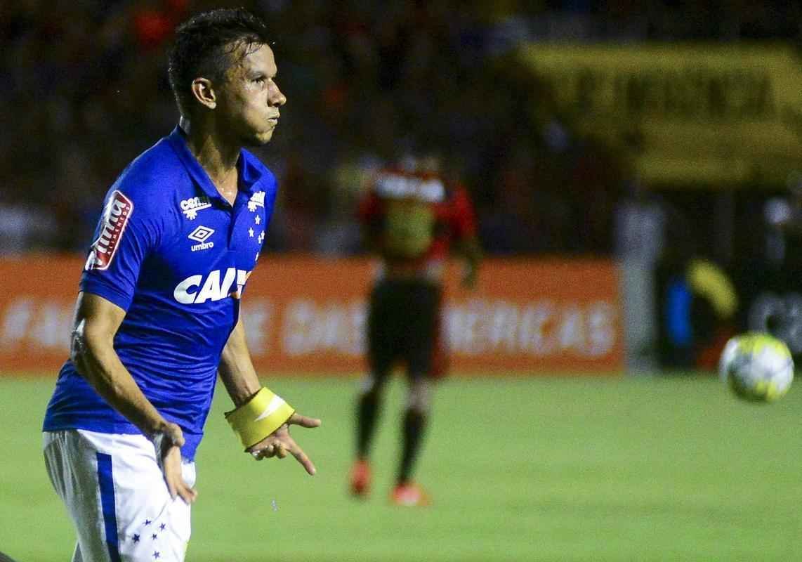 Imagens do jogo entre Sport e Cruzeiro na Ilha do Retiro