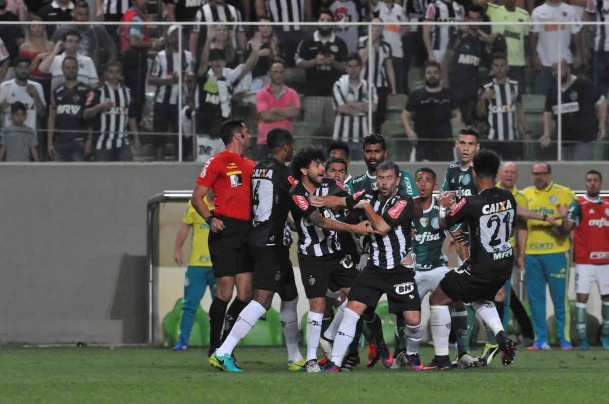 Imagens da partida entre Atltico e Palmeiras, no Independncia, pela 35 rodada do Brasileiro