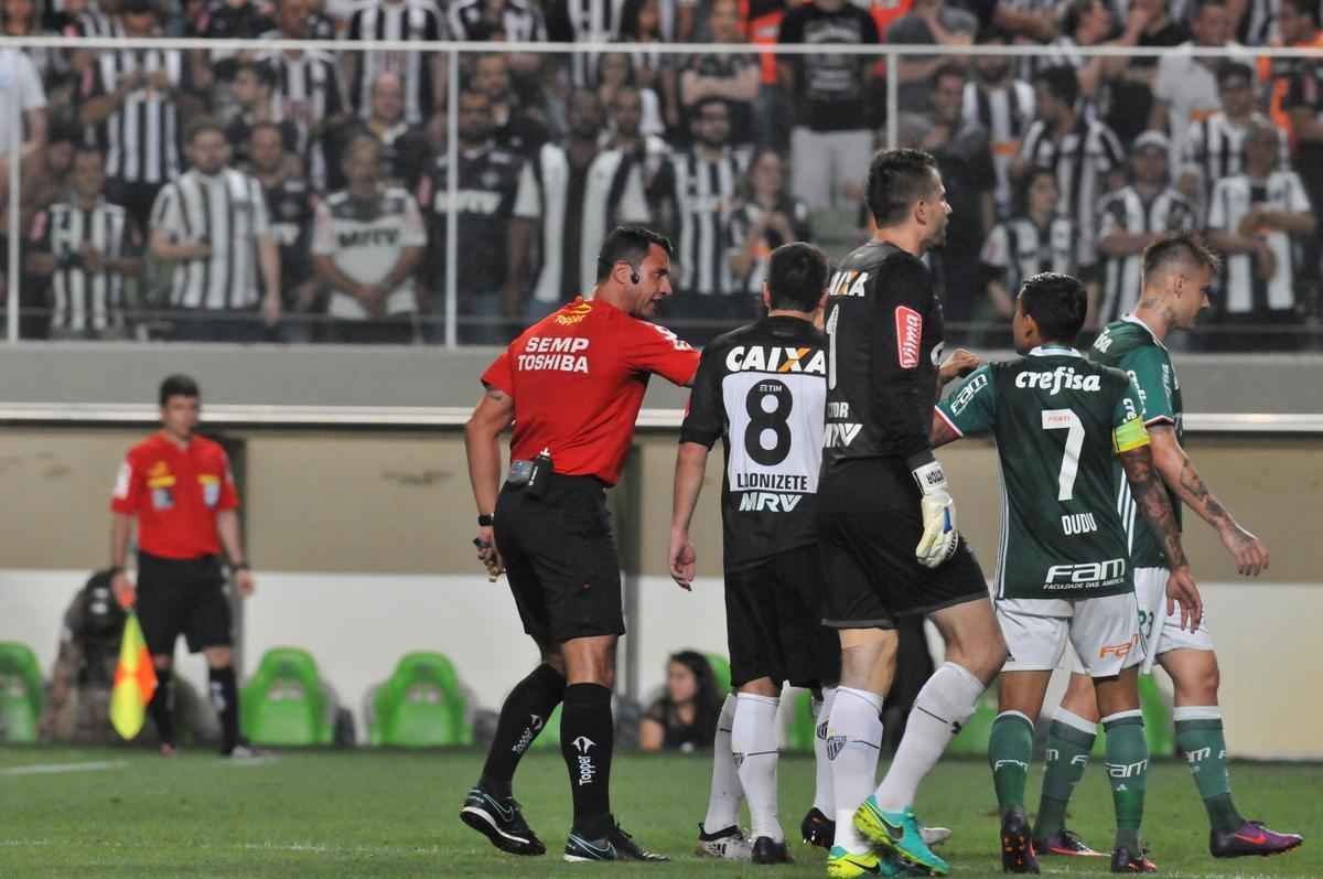 Imagens da partida entre Atltico e Palmeiras, no Independncia, pela 35 rodada do Brasileiro