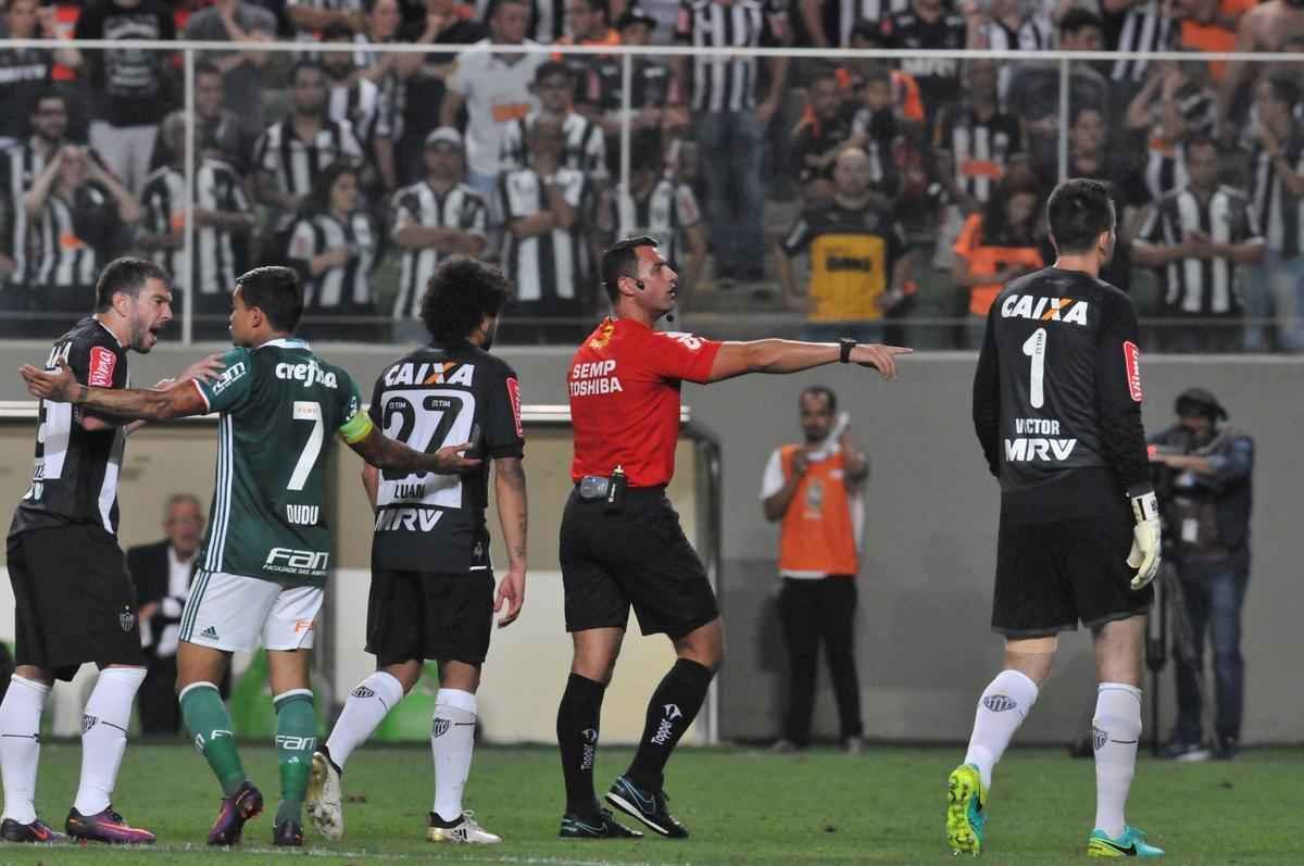 Imagens da partida entre Atltico e Palmeiras, no Independncia, pela 35 rodada do Brasileiro