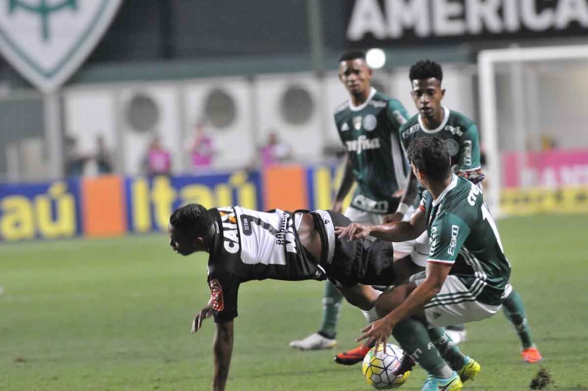 Imagens da partida entre Atltico e Palmeiras, no Independncia, pela 35 rodada do Brasileiro