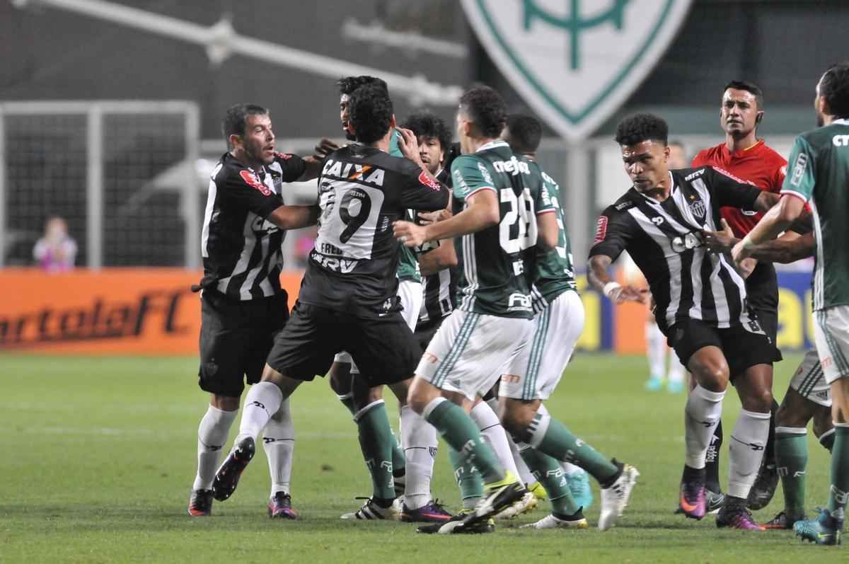 Imagens da partida entre Atltico e Palmeiras, no Independncia, pela 35 rodada do Brasileiro