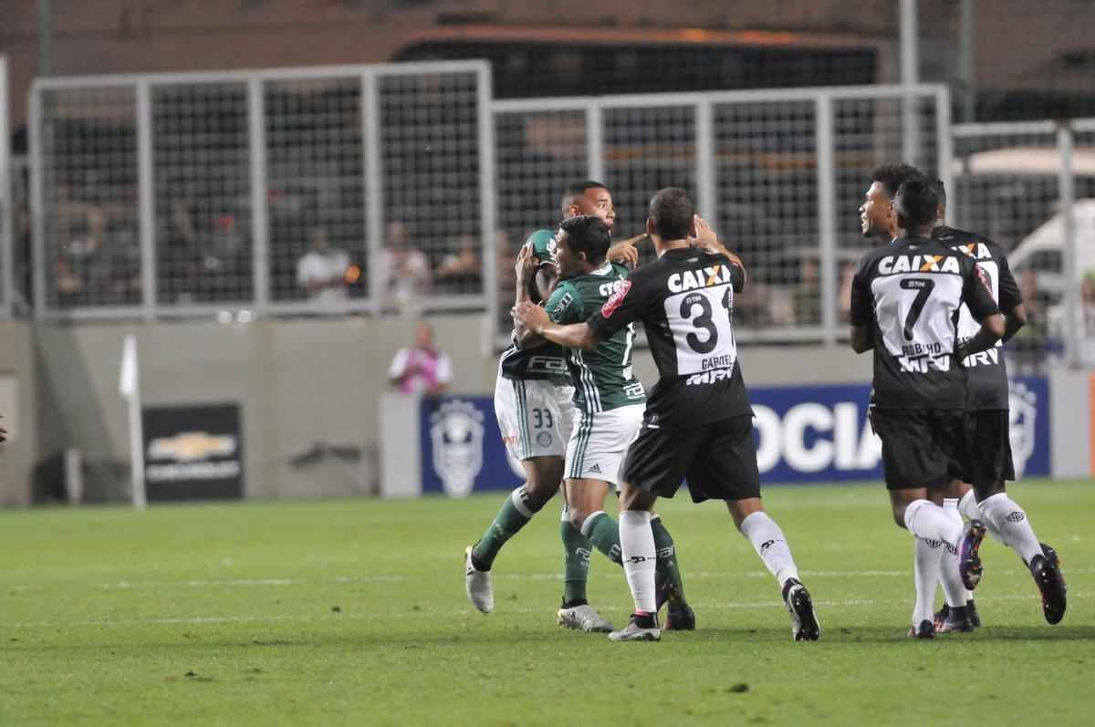 Imagens da partida entre Atltico e Palmeiras, no Independncia, pela 35 rodada do Brasileiro