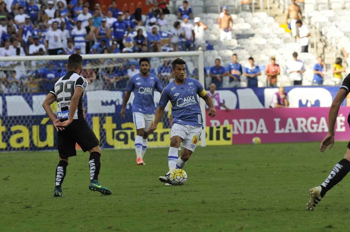 Confira imagens da partida entre Cruzeiro x Santos, no Mineiro