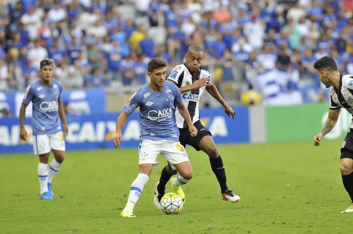 Confira imagens da partida entre Cruzeiro x Santos, no Mineiro