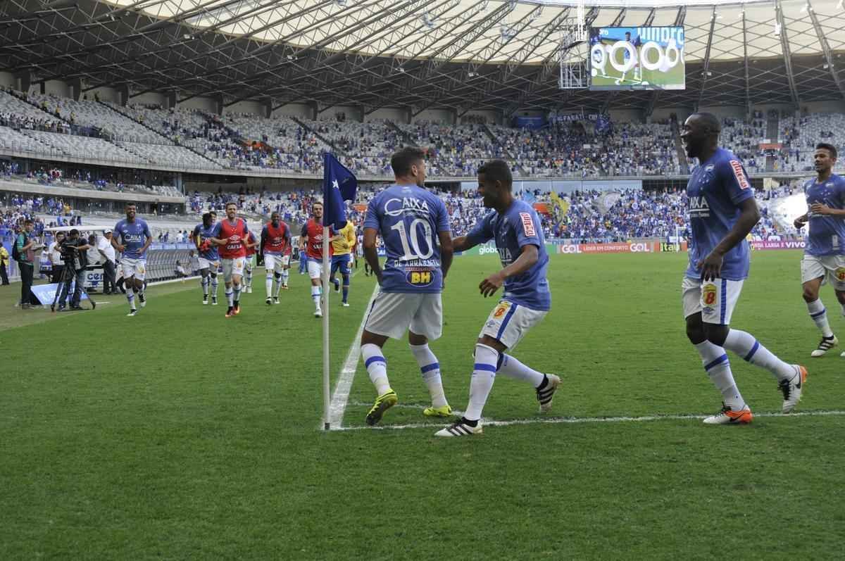 Confira imagens da partida entre Cruzeiro x Santos, no Mineiro
