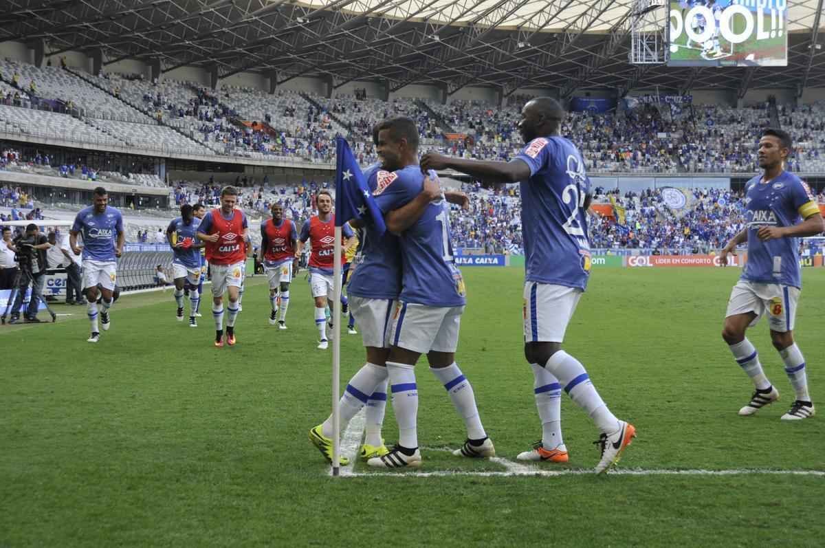 Confira imagens da partida entre Cruzeiro x Santos, no Mineiro