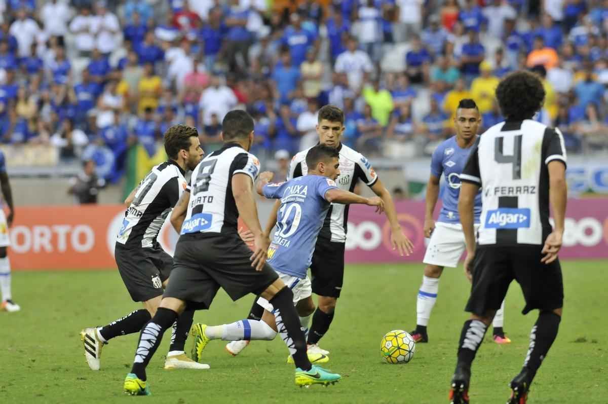 Confira imagens da partida entre Cruzeiro x Santos, no Mineiro